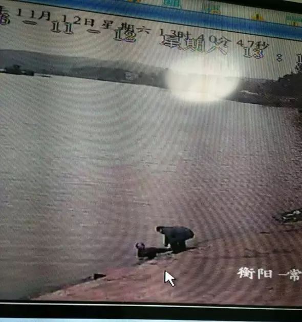 煙洲醉漢掉河中，海事監(jiān)控顯神威！